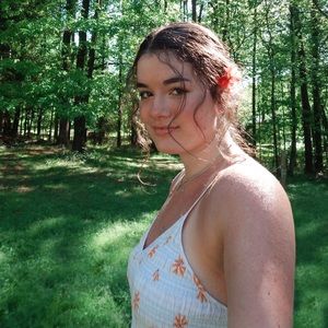 Meet your Posher, Amelia